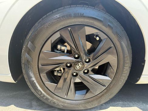 Used 2022 Hyundai Elantra SEL FWD image 10