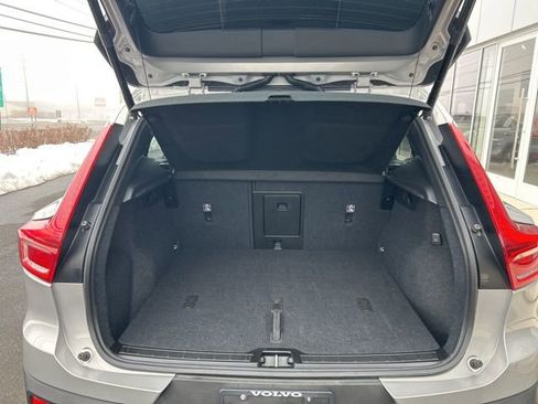 Certified 2025 Volvo XC40 B5 Plus AWD/4WD image 11