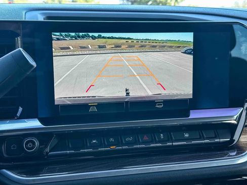 Used 2022 Chevrolet Silverado 1500 RST AWD/4WD image 31