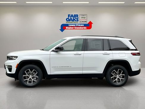New 2025 Jeep Grand Cherokee Limited w/ Luxury Tech Group II image 12