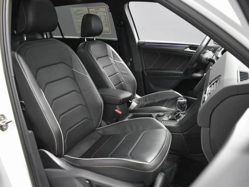 Used 2022 Volkswagen Tiguan SEL R-Line image 14