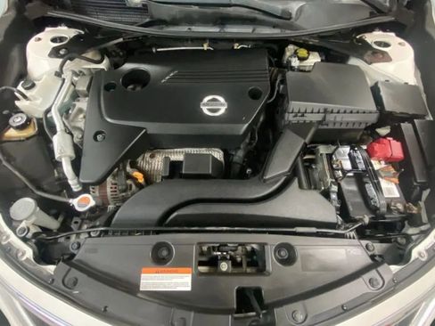 Used 2013 Nissan Altima 2.5 S FWD image 18
