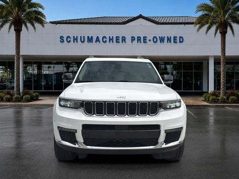 Used 2022 Jeep Grand Cherokee L Limited AWD/4WD image 2