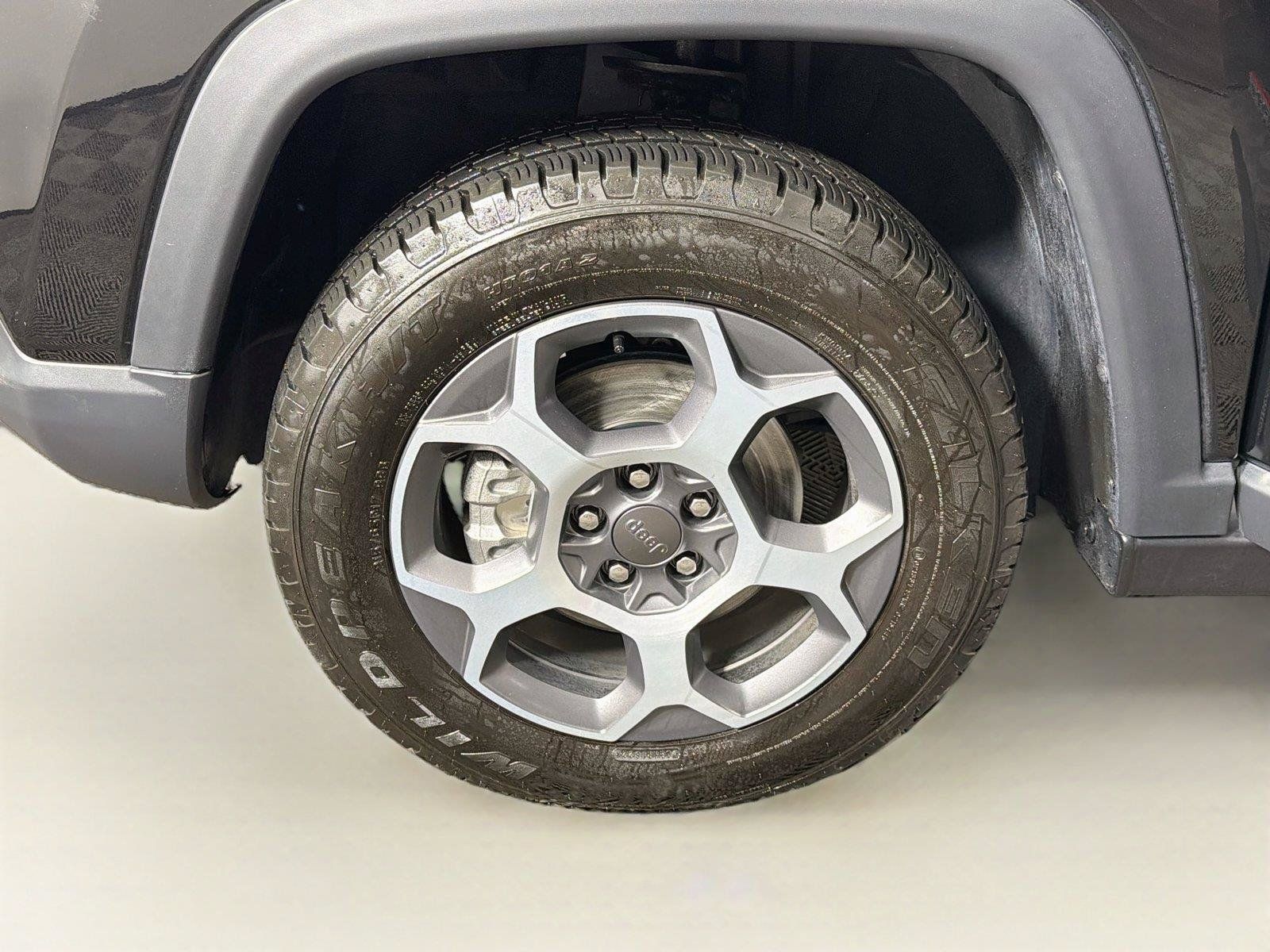 Used 2022 Jeep Compass Trailhawk w/ Trailhawk Elite Group AWD/4WD image 33