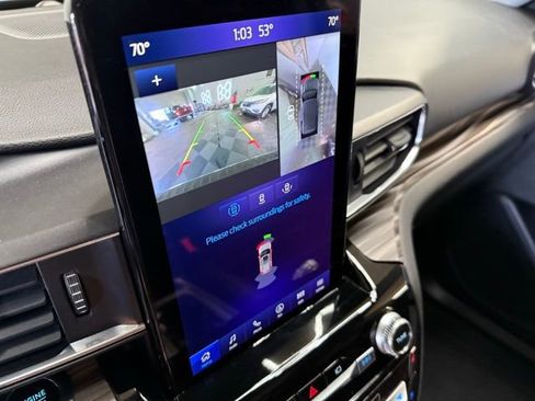 Used 2023 Ford Explorer Limited w/ Limited Technology Package image 34