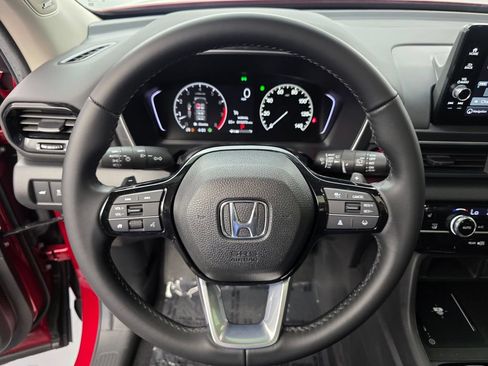 Used 2025 Honda Pilot Touring image 20