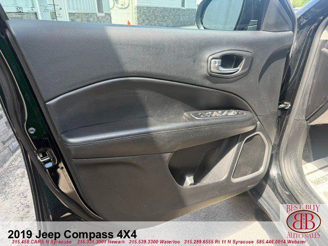 Used 2019 Jeep Compass Latitude AWD/4WD image 9