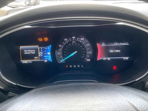 Used 2020 Ford Fusion SE FWD image 26