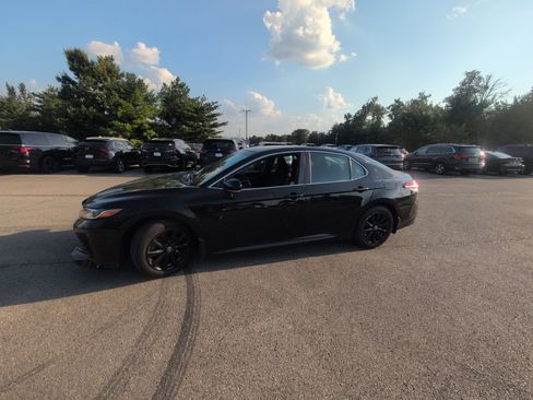 Used 2020 Toyota Camry LE w/ Convenience Package FWD image 4