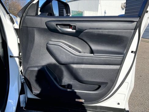 Used 2023 Toyota Highlander XSE AWD/4WD image 22