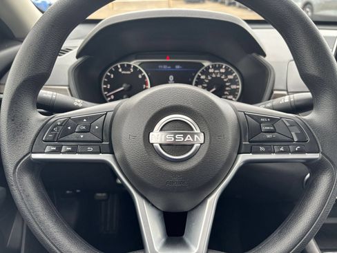 Used 2025 Nissan Altima 2.5 SV FWD image 27