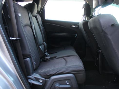 Used 2016 Dodge Journey SE w/ Flexible Seating Group image 41