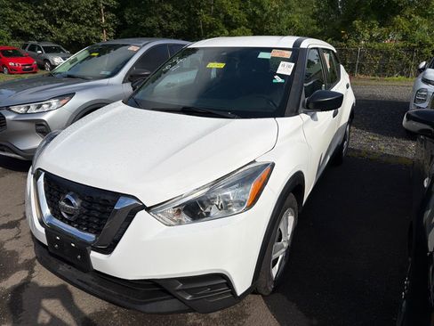 Used 2020 Nissan Kicks S FWD image 1
