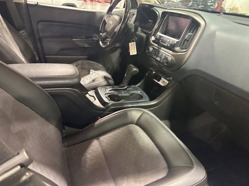 Used 2021 Chevrolet Colorado Z71 AWD/4WD image 12