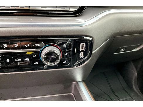 Used 2024 Chevrolet Silverado 1500 High Country w/ High Country Premium Package AWD/4WD image 35