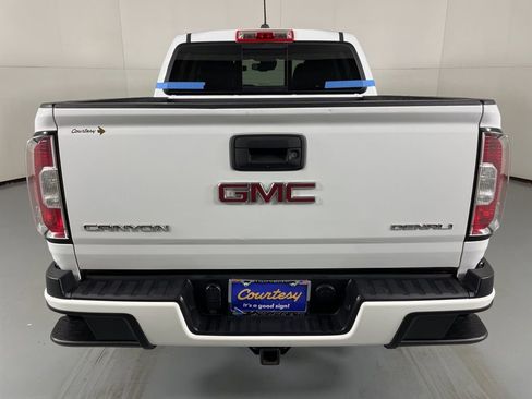 Used 2018 GMC Canyon Denali image 7