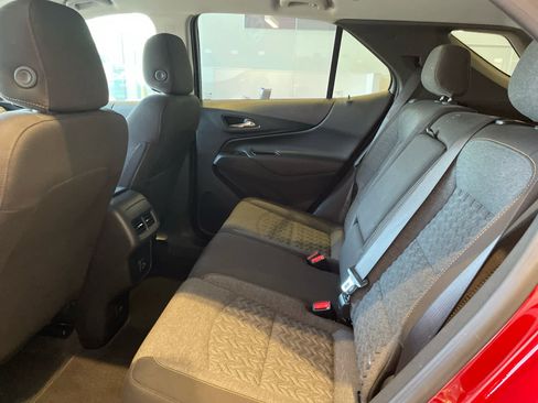Used 2024 Chevrolet Equinox LT FWD image 13