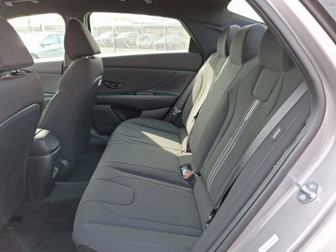 Certified 2025 Hyundai Elantra Sport FWD image 7