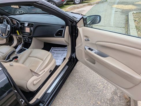 Used 2011 Chrysler 200 Limited FWD image 32