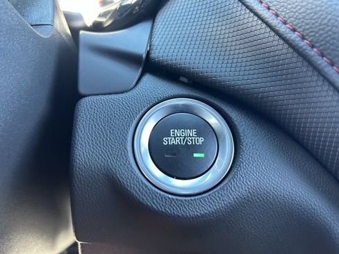 Used 2022 Chevrolet Equinox RS FWD image 16
