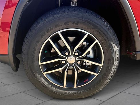 Used 2018 Jeep Grand Cherokee Trailhawk image 12