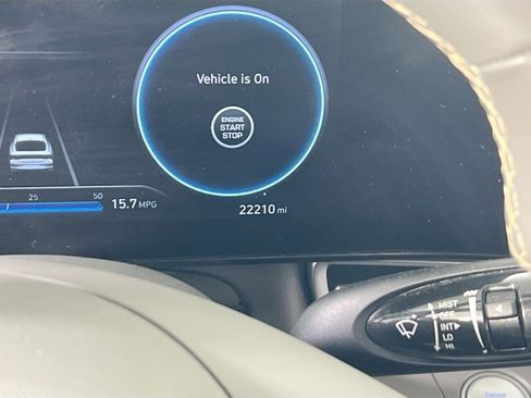 Used 2023 Hyundai Elantra SEL w/ Convenience Package image 12