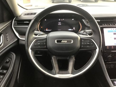 Used 2022 Jeep Grand Cherokee L Limited image 13