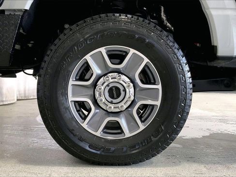 Used 2025 Ford F250 XLT w/ FX4 Off-Road Package AWD/4WD image 8