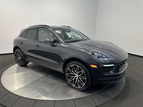 Used 2026 Porsche Macan AWD/4WD image 9