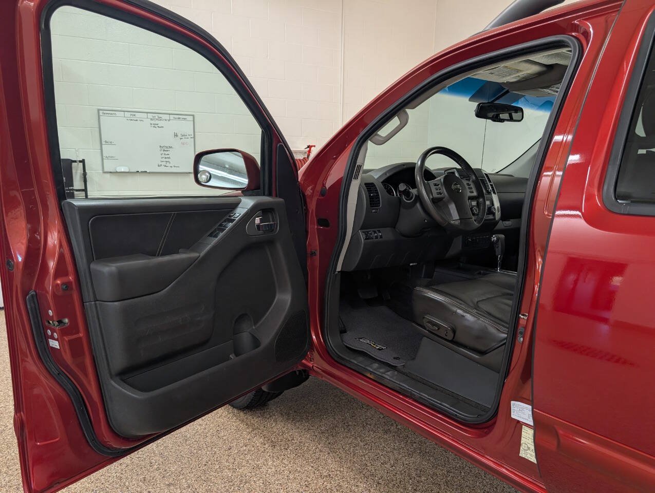 Used 2015 Nissan Frontier PRO-4X AWD/4WD image 6