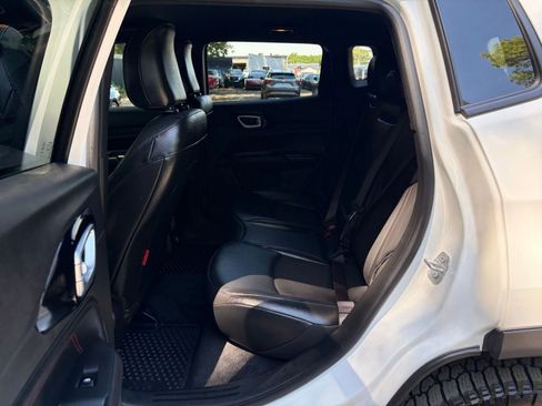 Used 2025 Jeep Compass Trailhawk AWD/4WD image 24