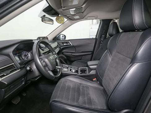 Used 2024 Mitsubishi Outlander SE AWD/4WD image 39