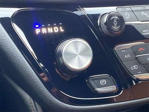 Used 2026 Chrysler Pacifica Pinnacle image 30