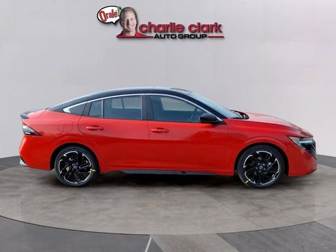 New 2026 Nissan Sentra SR w/ Floor Mat Package image 6