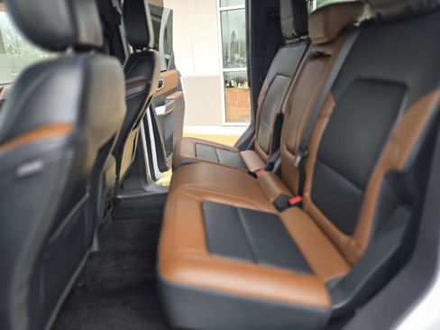 Used 2023 Ford Bronco Outer Banks w/ Sasquatch Package image 23