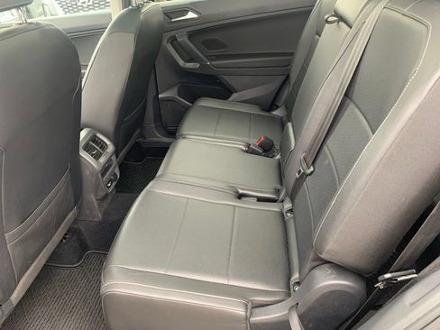 Used 2020 Volkswagen Tiguan SE w/ Panoramic Sunroof Package FWD image 28