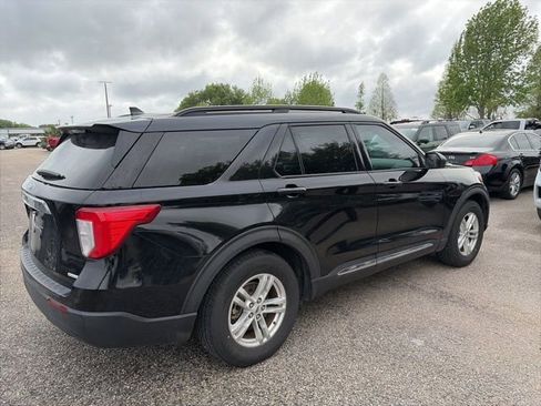 Used 2020 Ford Explorer XLT image 5