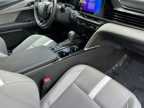Certified 2025 Toyota Camry SE w/ Convenience Package image 19