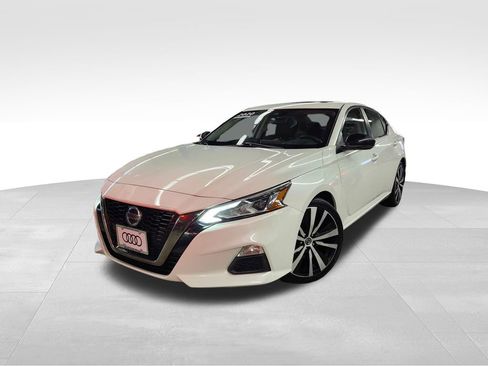 Used 2020 Nissan Altima 2.0 SR image 3