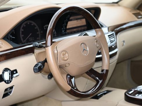 Used 2007 Mercedes-Benz S 550 image 12