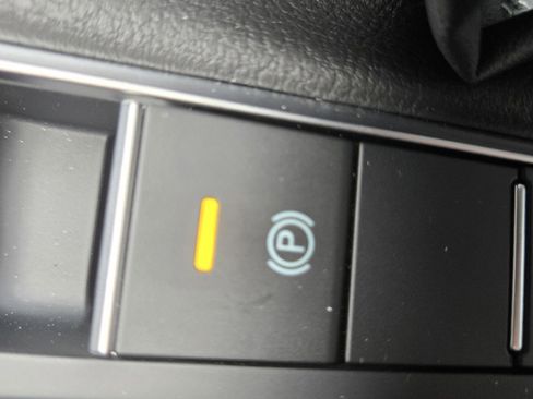 Used 2024 Volkswagen Jetta Sport image 18