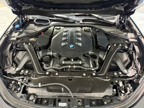 Used 2025 BMW 760i xDrive w/ Executive Package image 41
