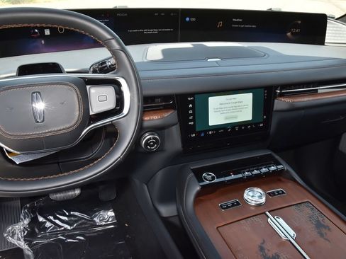 New 2027 Lincoln Navigator L Black Label AWD/4WD image 28
