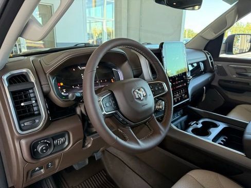 New 2026 RAM 1500 Laramie AWD/4WD image 18