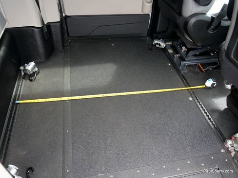 Used 2012 Dodge Grand Caravan SXT image 19