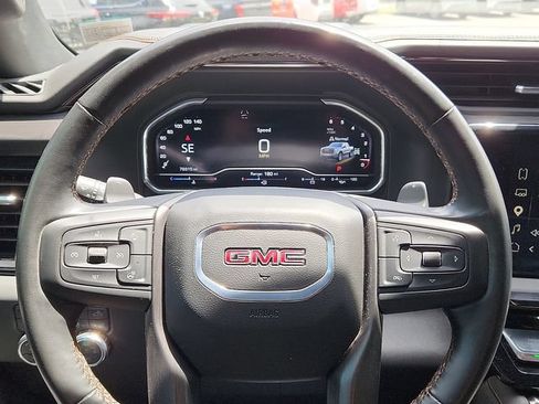 Used 2024 GMC Sierra 1500 AT4 w/ AT4 Premium Package AWD/4WD image 17