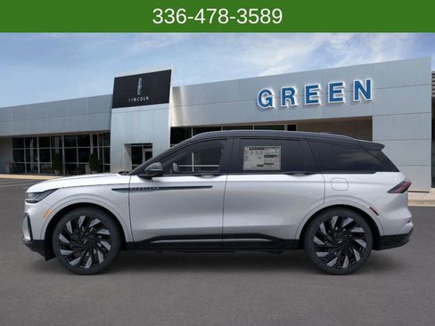 New 2026 Lincoln Nautilus Reserve image 3