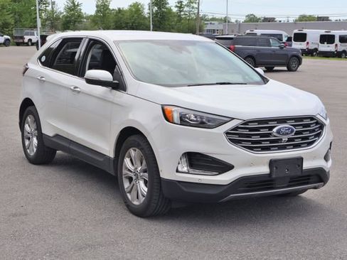 Used 2022 Ford Edge Titanium w/ Equipment Group 301A AWD/4WD image 9