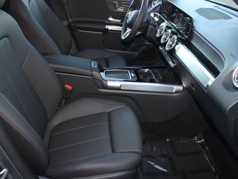 New 2026 Mercedes-Benz GLB 250 4MATIC image 32