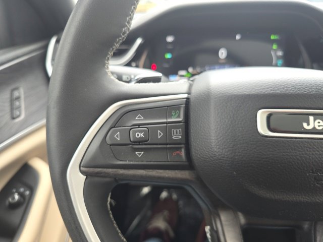 Used 2023 Jeep Grand Cherokee 4WD 4xe image 14